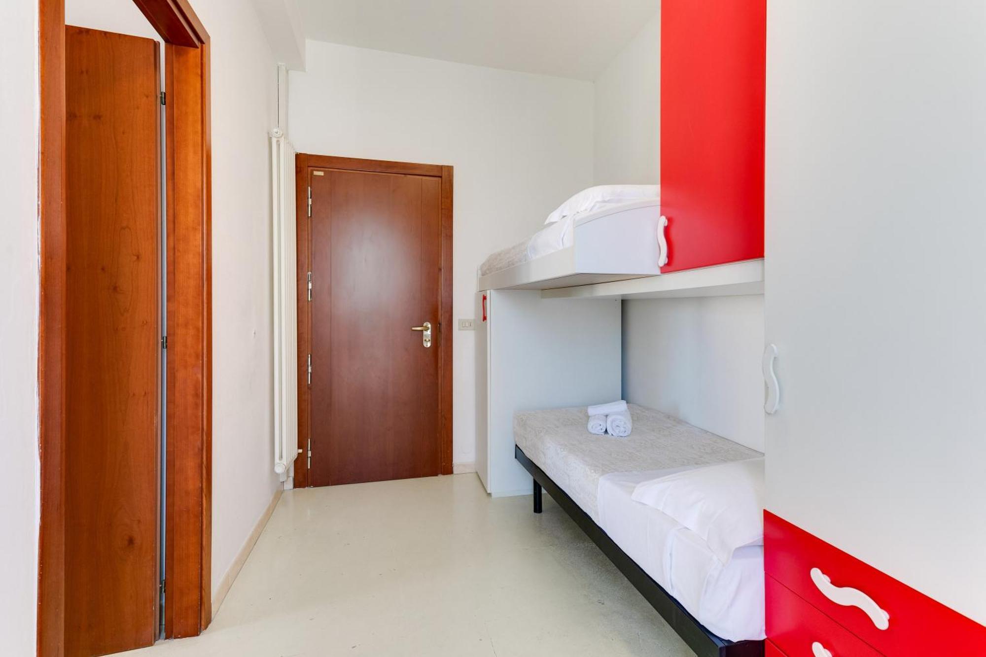 Hotel La Perla Римини Экстерьер фото
