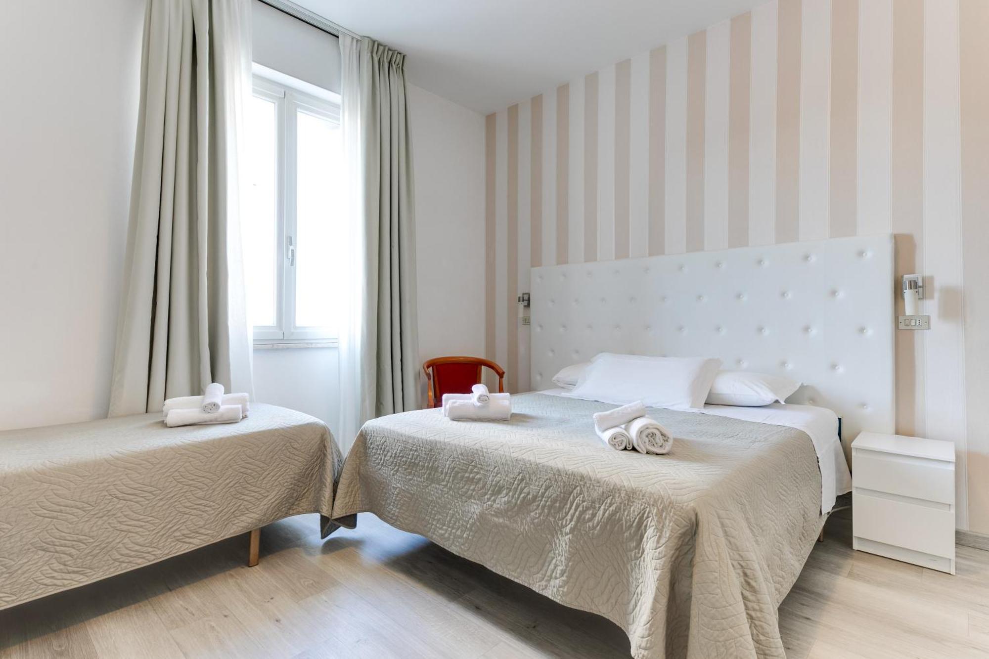 Hotel La Perla Римини Экстерьер фото