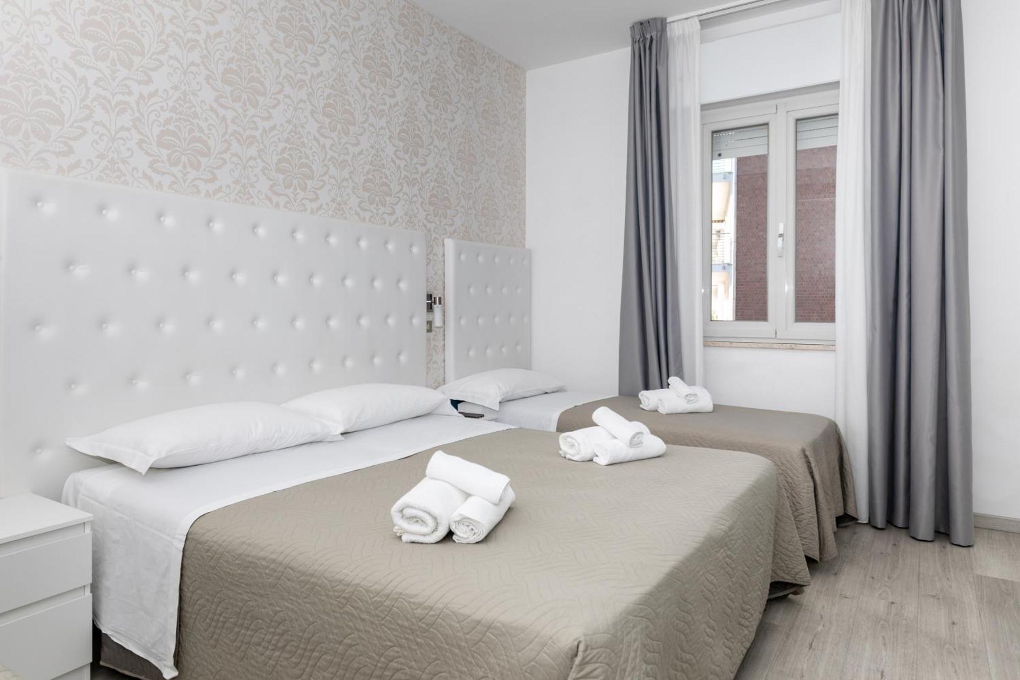 Hotel La Perla Римини Экстерьер фото