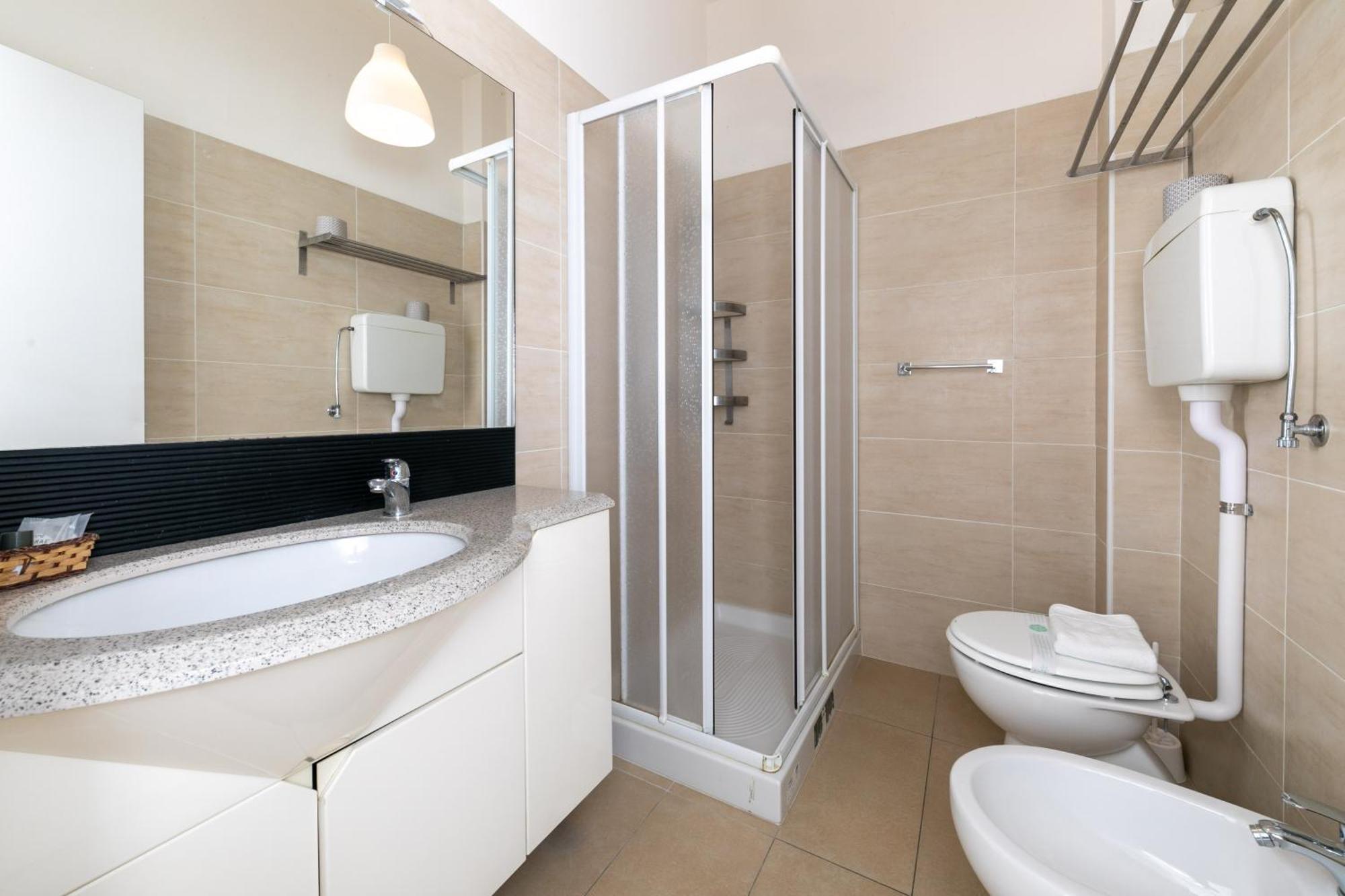 Hotel La Perla Римини Экстерьер фото