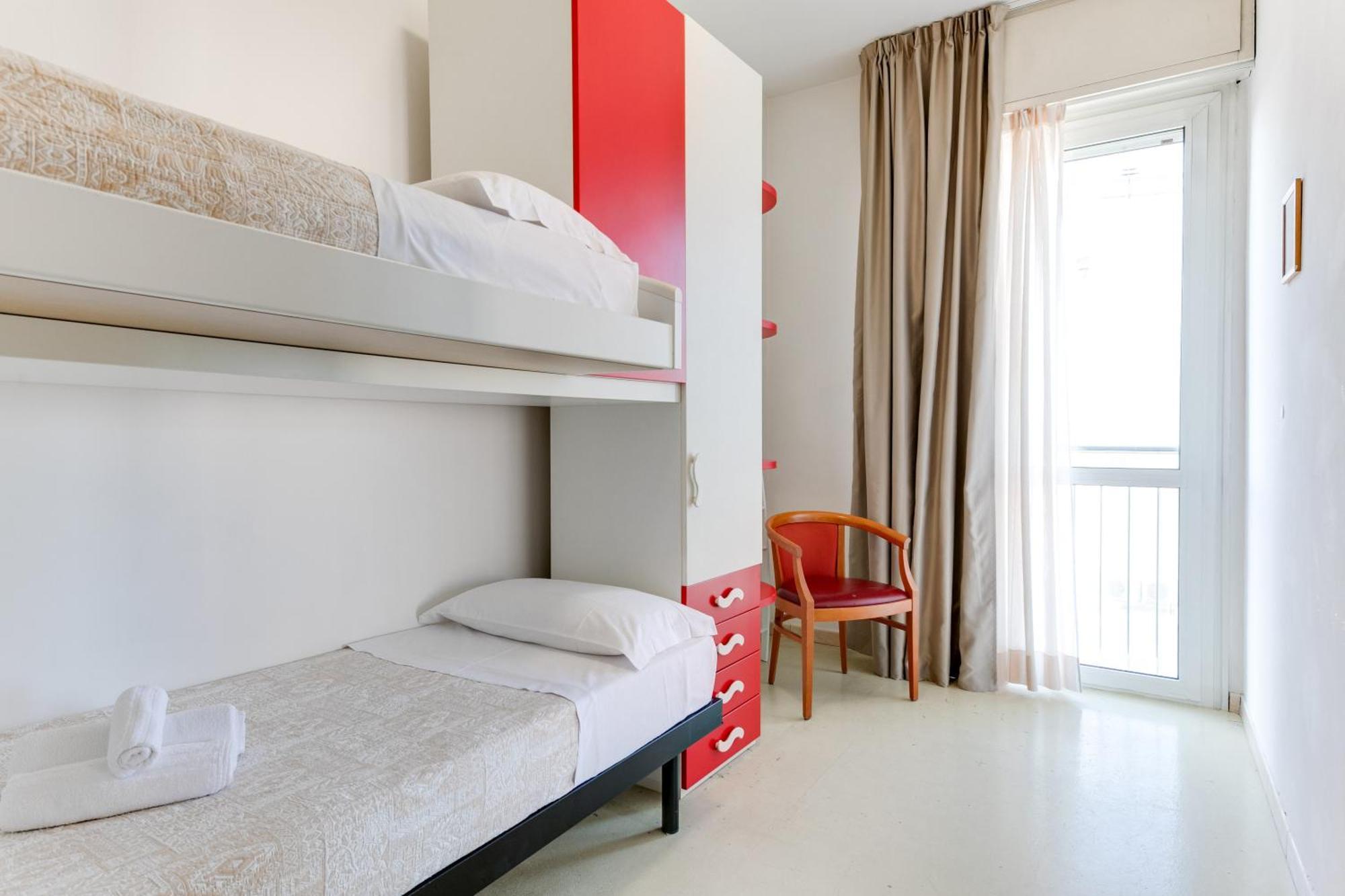 Hotel La Perla Римини Экстерьер фото