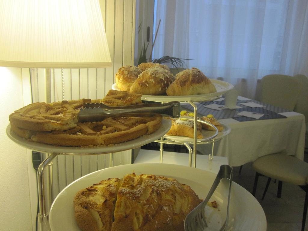 Hotel La Perla Римини Экстерьер фото
