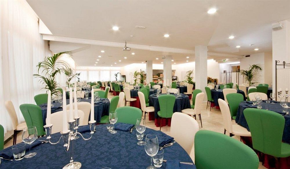 Hotel La Perla Римини Экстерьер фото